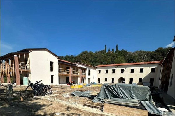 appartamento in vendita a Lazise in zona Colà