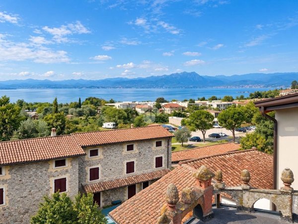 casa indipendente in vendita a Lazise in zona Pacengo