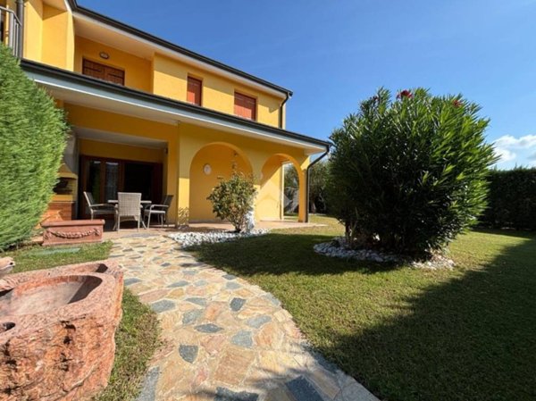 appartamento in vendita a Lazise in zona Colà