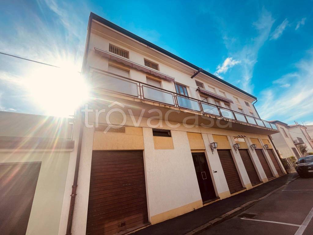 appartamento in vendita a Legnago in zona Porto