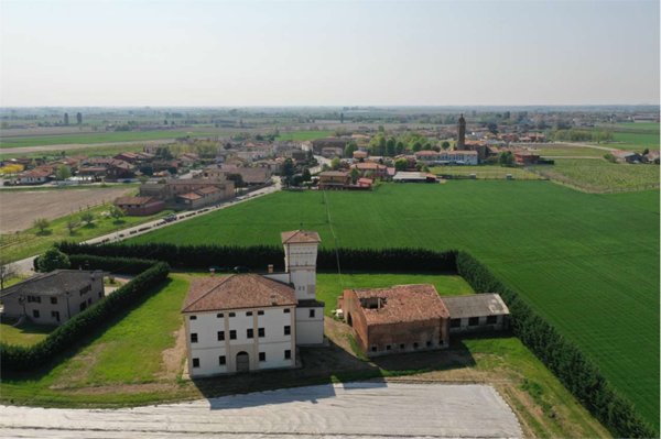 villa in vendita a Legnago in zona Vangadizza