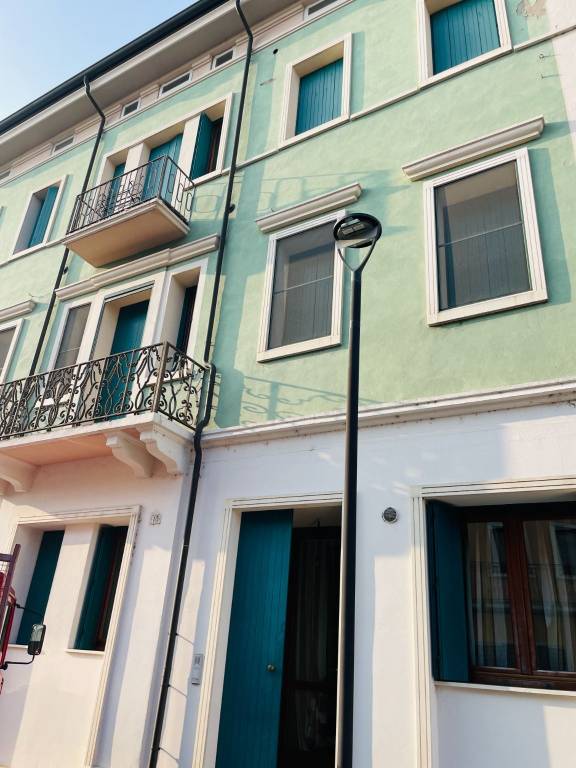 appartamento in vendita a Legnago in zona Porto