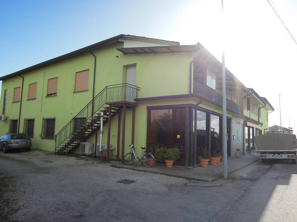 appartamento in vendita a Legnago in zona Vangadizza