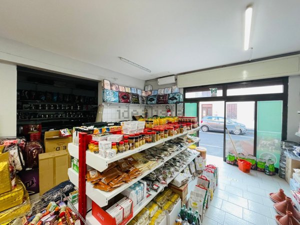 negozio in vendita a Legnago in zona Porto