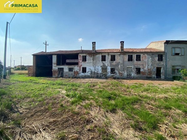esavano in vendita a Legnago in zona Vangadizza