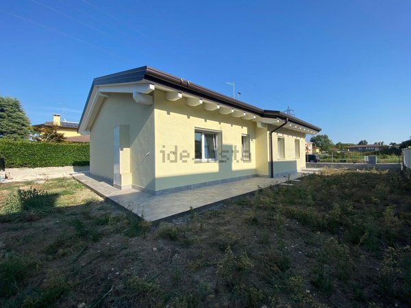 casa indipendente in vendita a Legnago in zona Terranegra