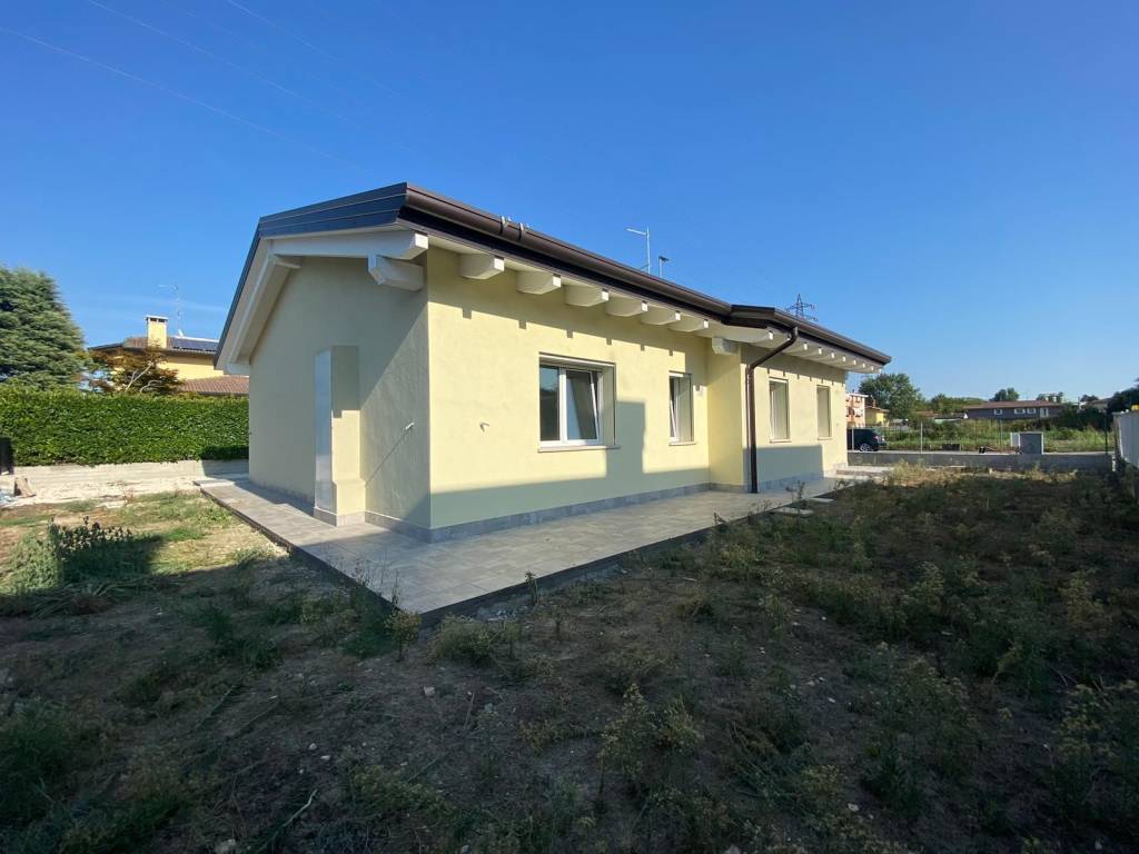 casa indipendente in vendita a Legnago in zona Terranegra