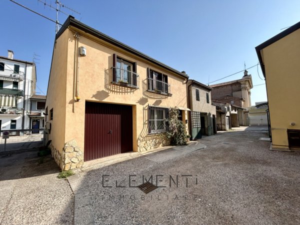 casa indipendente in vendita a Legnago in zona San Pietro