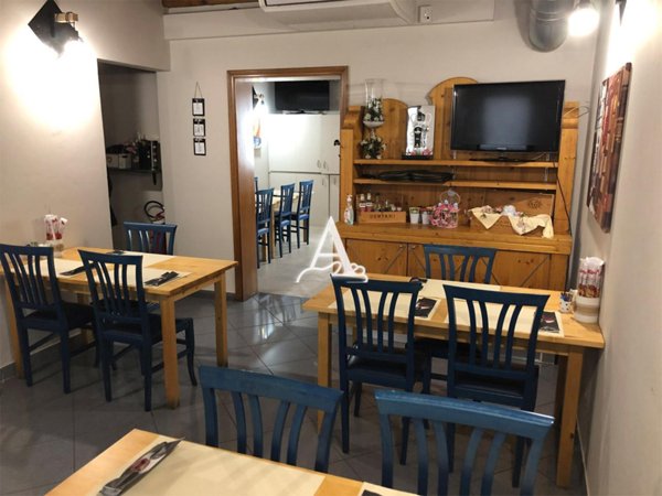 locale commerciale in vendita a Legnago