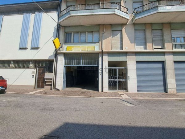 locale di sgombero in vendita a Legnago