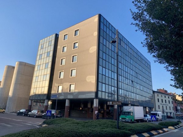 ufficio in vendita a Legnago