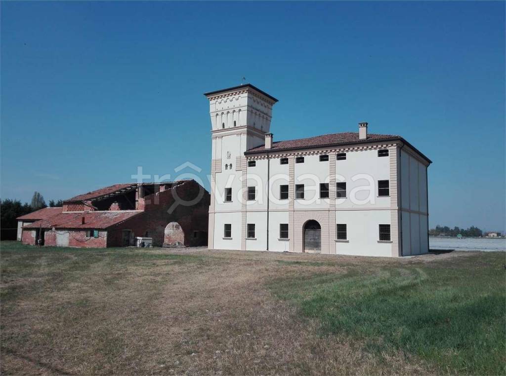 villa in vendita a Legnago in zona San Pietro