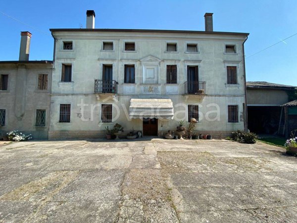 villa in vendita a Legnago in zona Porto