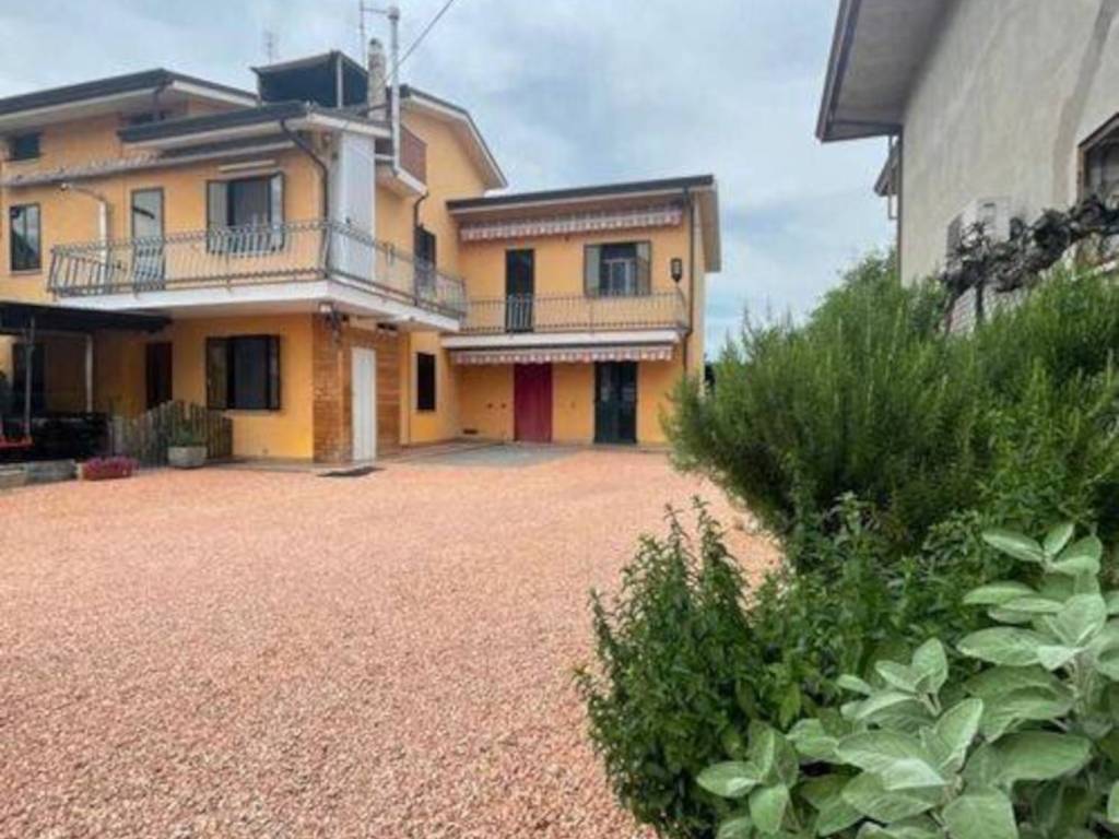 appartamento in vendita a Legnago in zona Canove