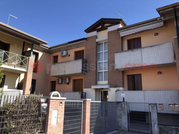 appartamento in vendita a Legnago in zona Porto