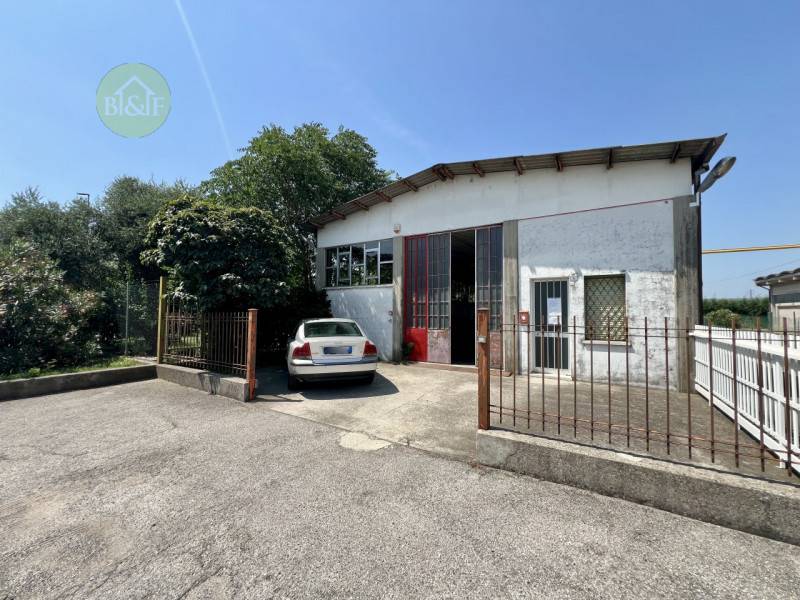 terreno edificabile in vendita a Legnago in zona Casette