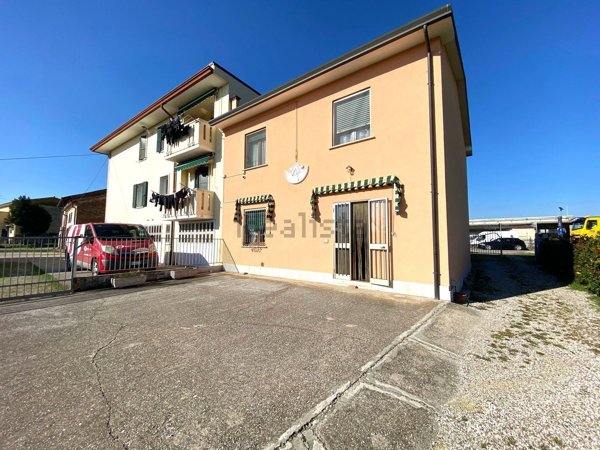 appartamento in vendita a Legnago in zona San Pietro