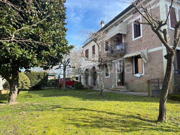 casa indipendente in vendita a Legnago in zona San Pietro