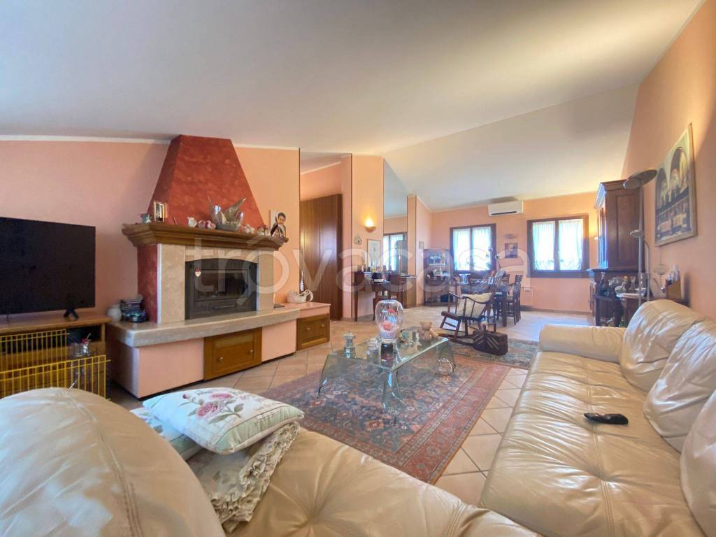 casa indipendente in vendita a Legnago in zona Vangadizza