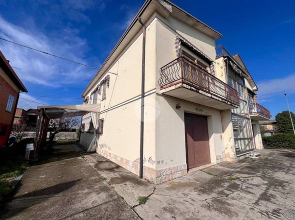 appartamento in vendita a Legnago in zona Casette