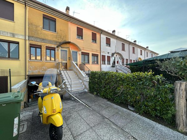 casa indipendente in vendita a Legnago in zona Porto