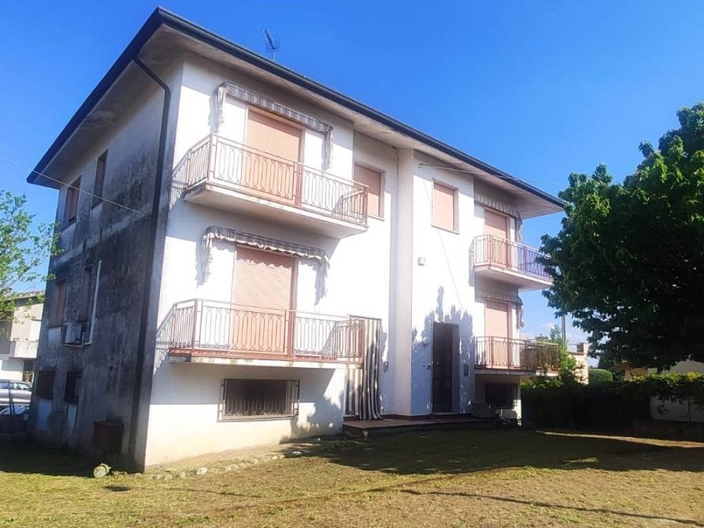 casa indipendente in vendita a Legnago in zona Vangadizza