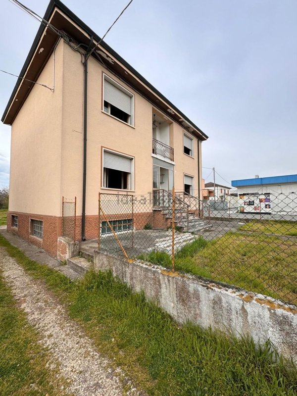 casa indipendente in vendita a Legnago