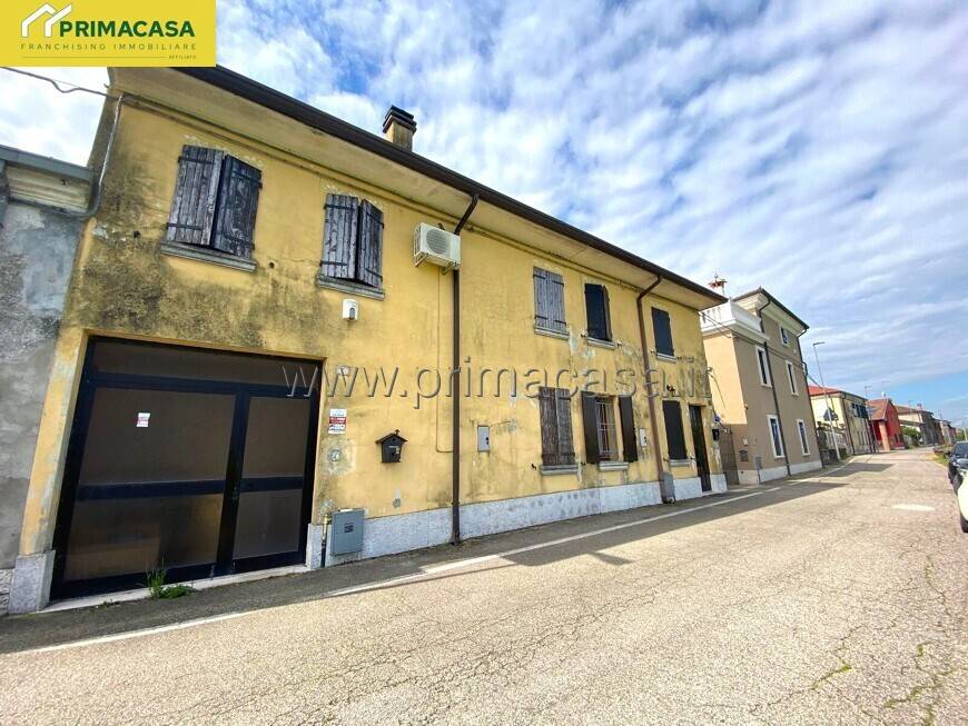 casa indipendente in vendita a Legnago in zona Porto