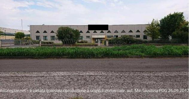 capannone in vendita a Legnago in zona San Pietro