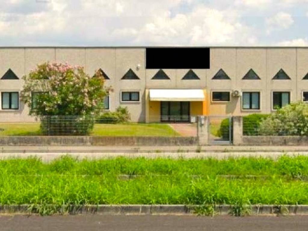 locale commerciale in vendita a Legnago