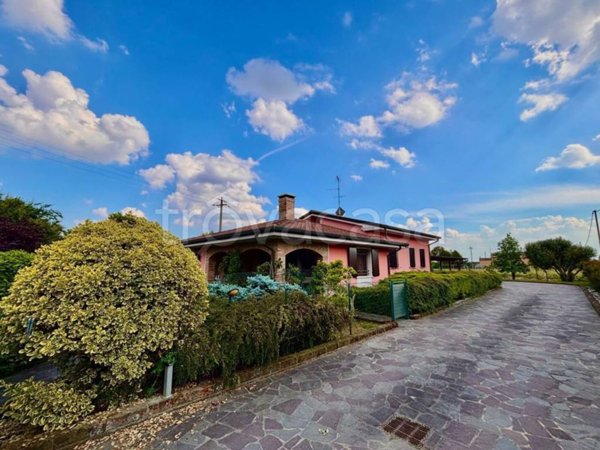 casa indipendente in vendita a Legnago in zona Vangadizza