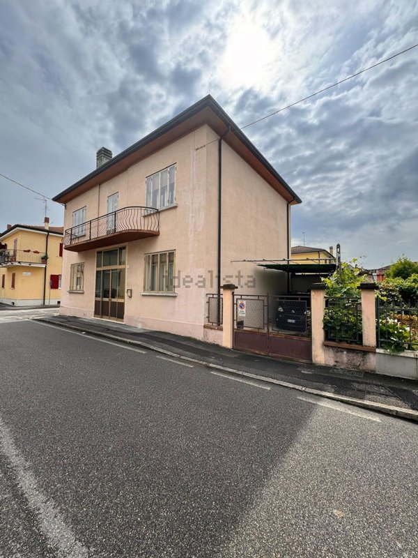 casa indipendente in vendita a Legnago in zona Porto