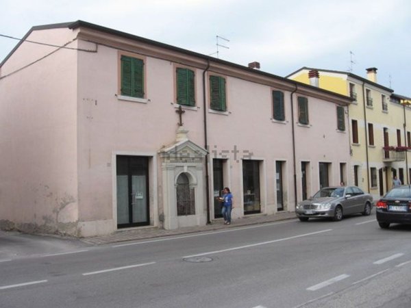 negozio in vendita a Legnago in zona San Pietro