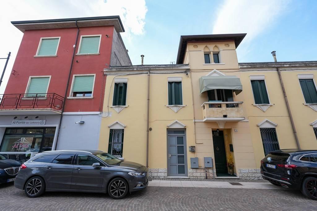 appartamento in vendita a Legnago in zona San Pietro