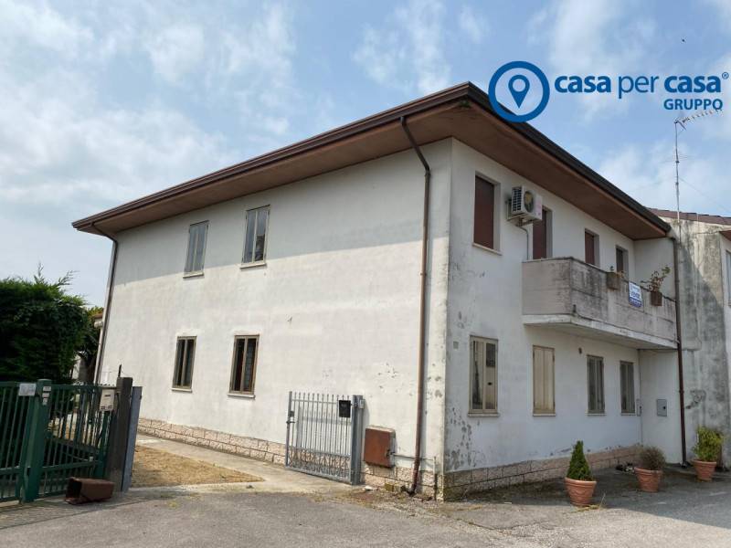 casa indipendente in vendita a Legnago in zona Vangadizza