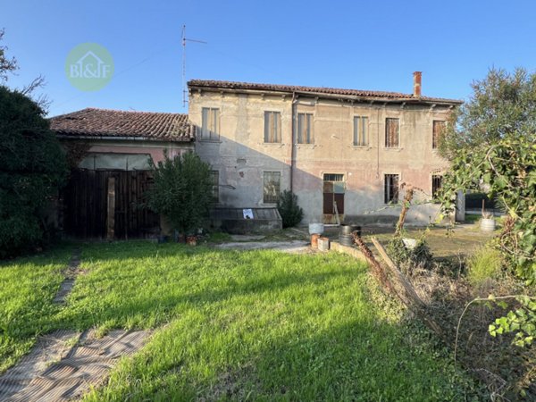 casa indipendente in vendita a Legnago in zona Terranegra
