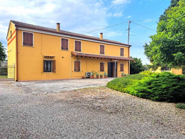 casa indipendente in vendita a Legnago in zona Vangadizza