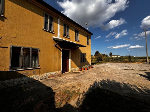 casa indipendente in vendita a Legnago in zona Vigo