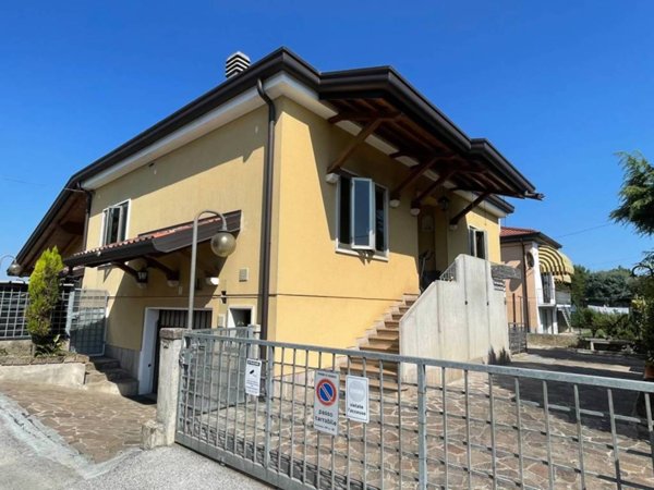 casa indipendente in vendita a Legnago in zona Terranegra
