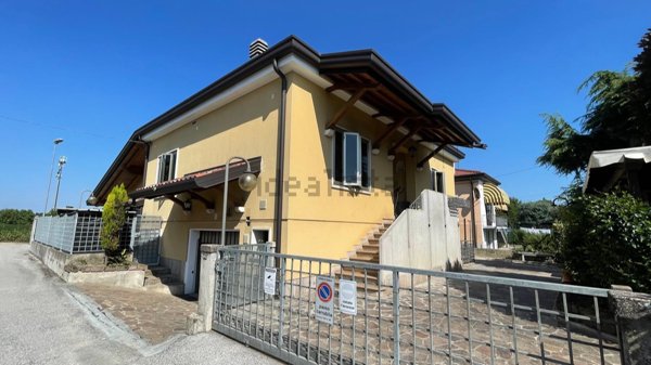 casa indipendente in vendita a Legnago in zona Terranegra
