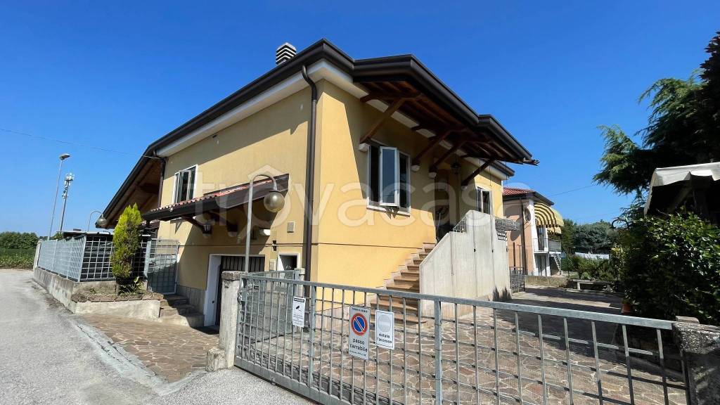 casa indipendente in vendita a Legnago in zona Terranegra