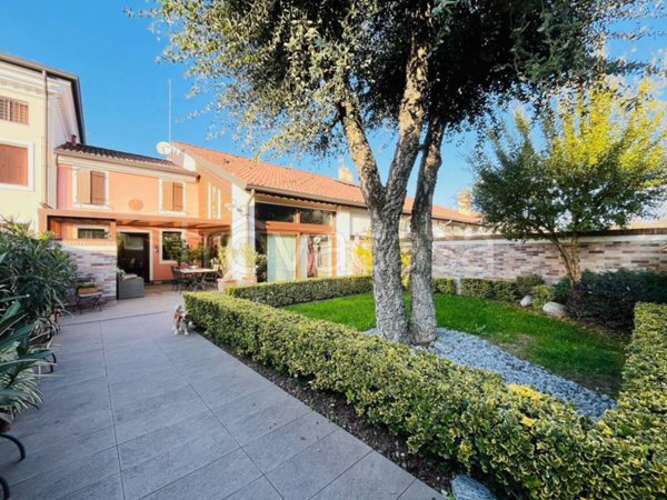 casa indipendente in vendita a Legnago