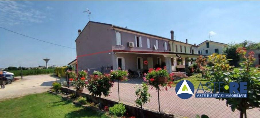 casa indipendente in vendita a Legnago in zona Vangadizza