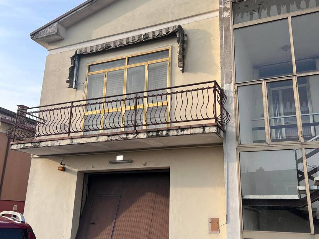 casa indipendente in vendita a Legnago in zona Casette