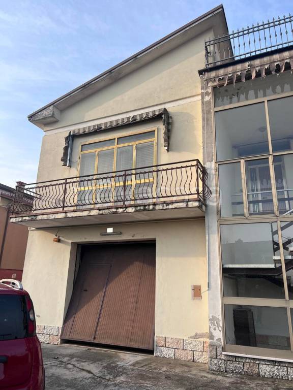 casa indipendente in vendita a Legnago in zona Casette