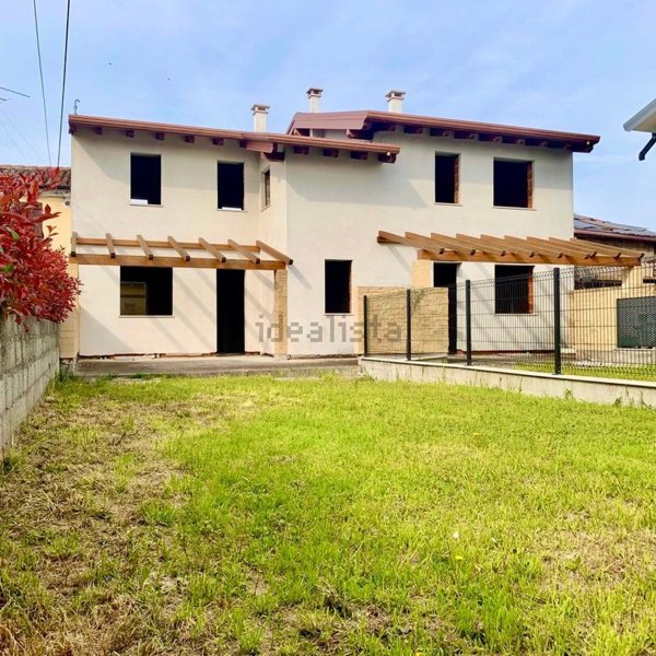 casa indipendente in vendita a Legnago in zona Vangadizza