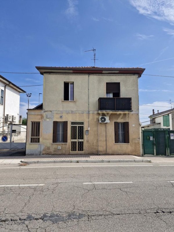 casa indipendente in vendita a Legnago in zona Vigo