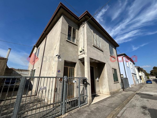 casa indipendente in vendita a Legnago in zona Porto