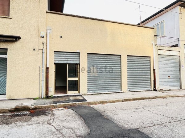 ufficio in vendita a Legnago in zona Porto