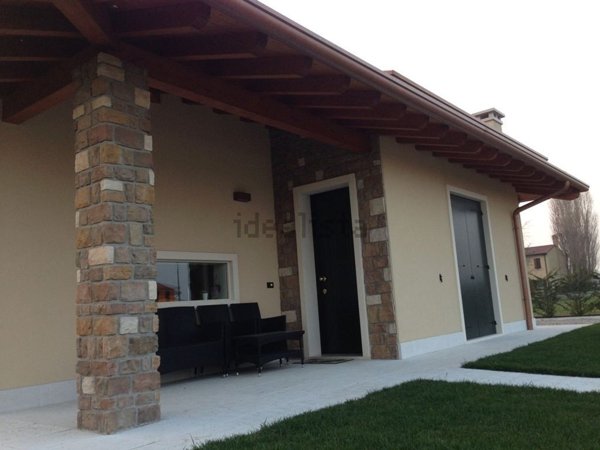 casa indipendente in vendita a Legnago in zona Vigo